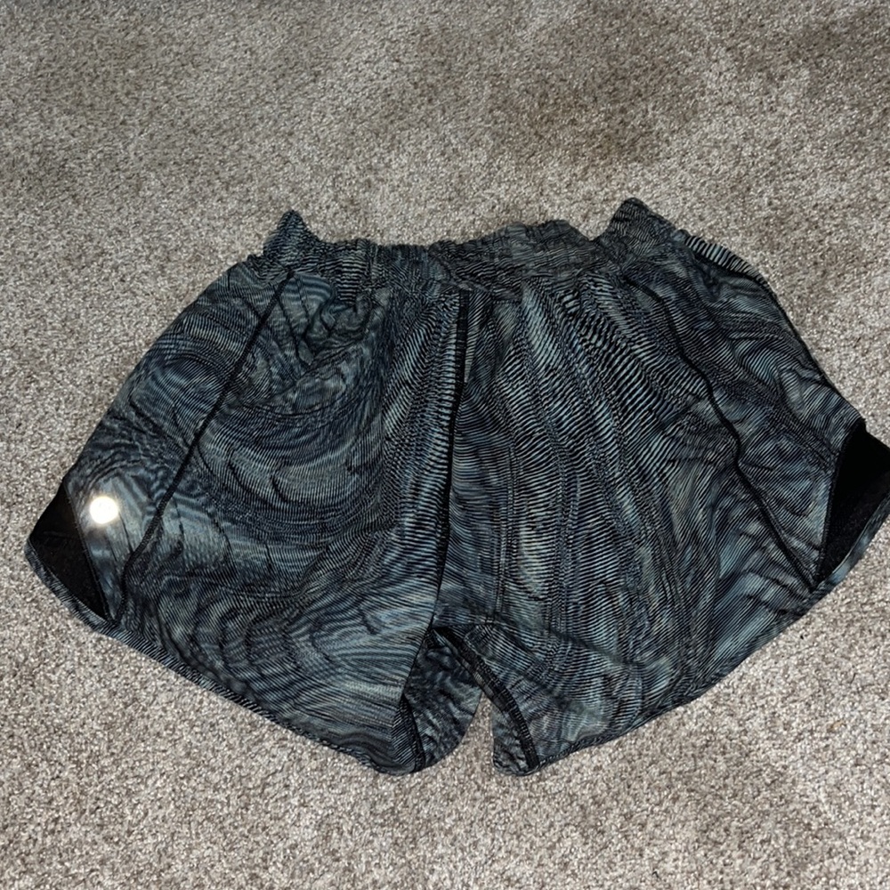 Lululemon size 2 shorts 4 inch